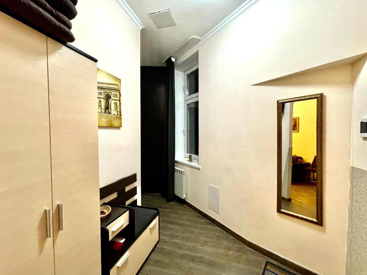 V&O Whitechocolateapt 800 M To Opera Lwów Zewnętrze zdjęcie