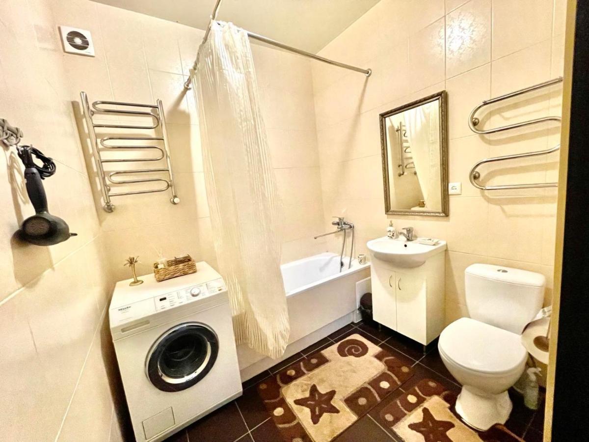 V&O Whitechocolateapt 800 M To Opera Lwów Zewnętrze zdjęcie
