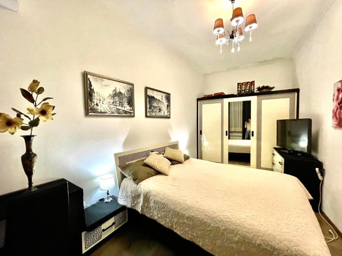 V&O Whitechocolateapt 800 M To Opera Lwów Zewnętrze zdjęcie