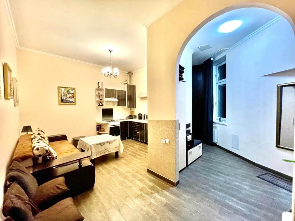 V&O Whitechocolateapt 800 M To Opera Lwów Zewnętrze zdjęcie