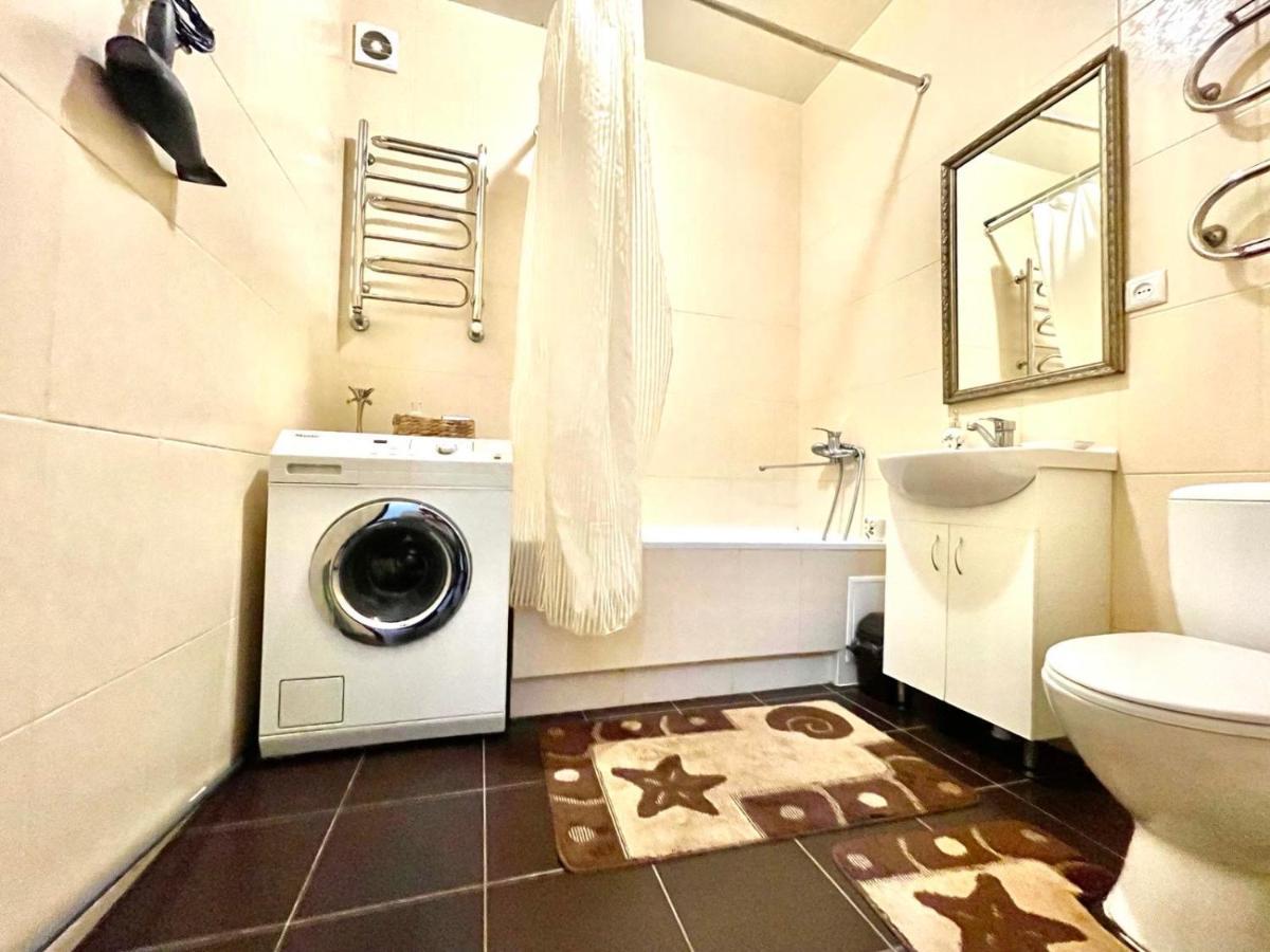 V&O Whitechocolateapt 800 M To Opera Lwów Zewnętrze zdjęcie