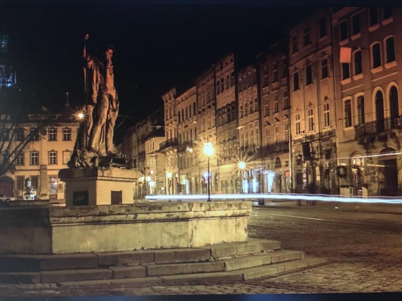 V&O Whitechocolateapt 800 M To Opera Lwów Zewnętrze zdjęcie