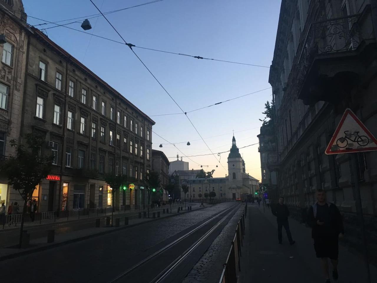 V&O Whitechocolateapt 800 M To Opera Lwów Zewnętrze zdjęcie